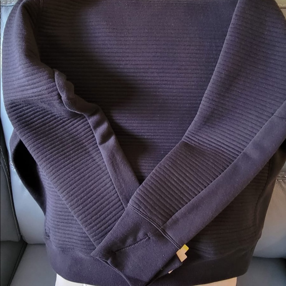 Beautiful quilted pullover Sweater
